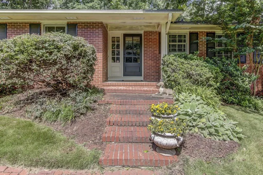 6580 Williamson Drive, Sandy Springs, Georgia 30328, 3 Bedrooms Bedrooms, ,3 BathroomsBathrooms,Residential,Sold,6580 Williamson Drive,6038080