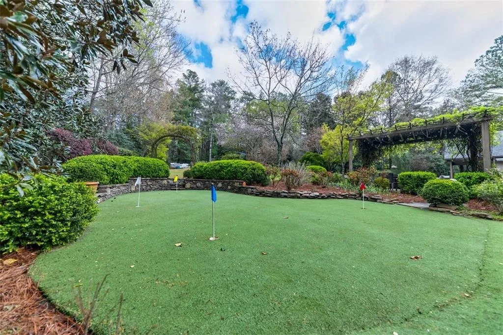 5016 Green Pine Drive Ne, Sandy Springs, Georgia 30342, 5 Bedrooms Bedrooms, ,5 BathroomsBathrooms,Residential,Sold,5016 Green Pine Drive Ne,6696584
