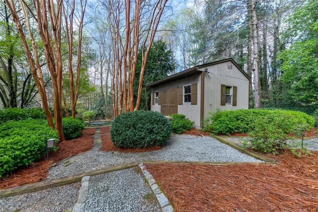 5016 Green Pine Drive Ne, Sandy Springs, Georgia 30342, 5 Bedrooms Bedrooms, ,5 BathroomsBathrooms,Residential,Sold,5016 Green Pine Drive Ne,6696584