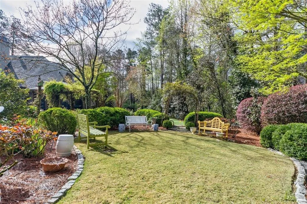 5016 Green Pine Drive Ne, Sandy Springs, Georgia 30342, 5 Bedrooms Bedrooms, ,5 BathroomsBathrooms,Residential,Sold,5016 Green Pine Drive Ne,6696584