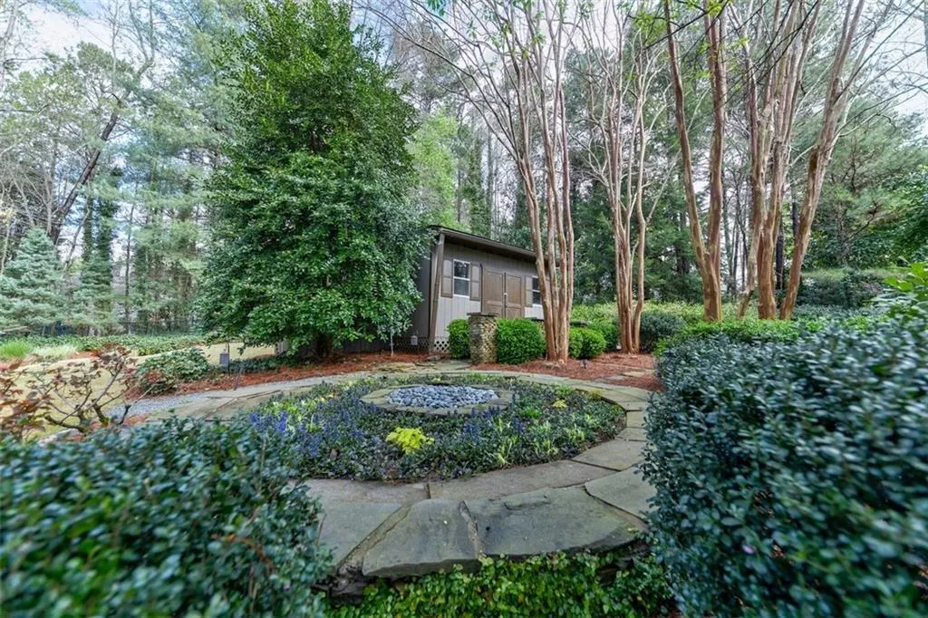 5016 Green Pine Drive Ne, Sandy Springs, Georgia 30342, 5 Bedrooms Bedrooms, ,5 BathroomsBathrooms,Residential,Sold,5016 Green Pine Drive Ne,6696584