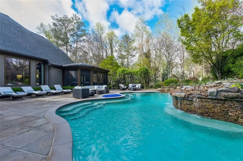 5016 Green Pine Drive Ne, Sandy Springs, Georgia 30342, 5 Bedrooms Bedrooms, ,5 BathroomsBathrooms,Residential,Sold,5016 Green Pine Drive Ne,6696584