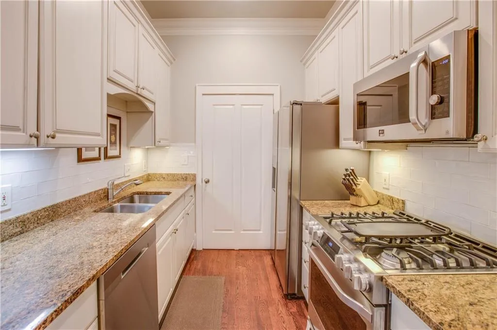 77 Peachtree Place Ne Unit 508, Atlanta, Georgia 30309, 2 Bedrooms Bedrooms, ,2 BathroomsBathrooms,Residential,Sold,77 Peachtree Place Ne Unit 508,5968252