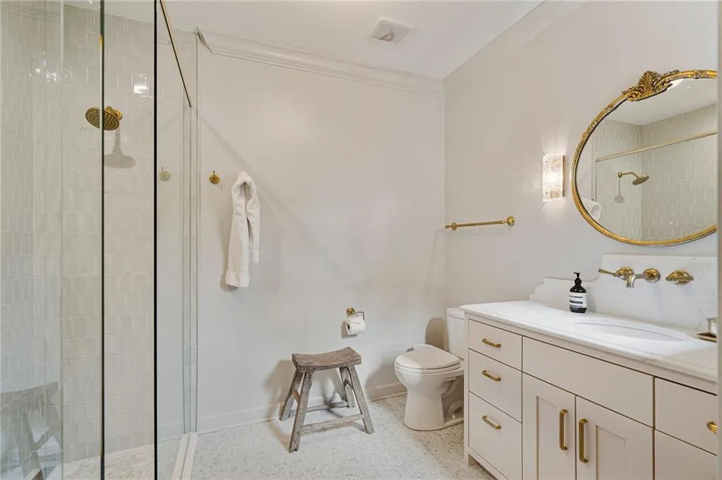 All new marble bathrooms.