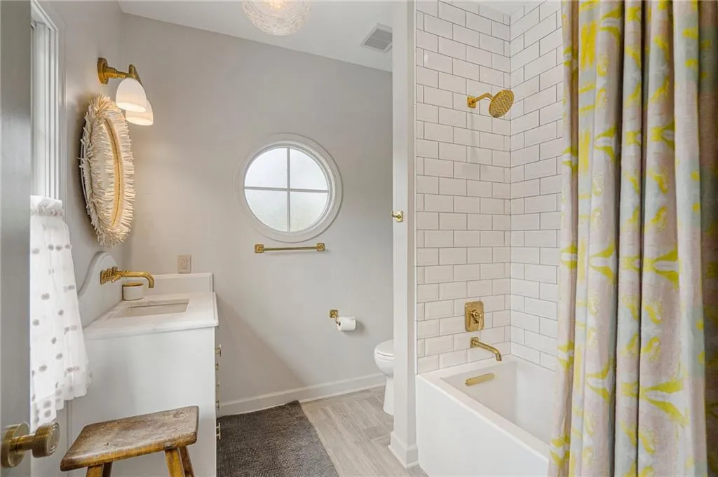 3612 Castlegate Drive Nw, Atlanta, Georgia 30327, 6 Bedrooms Bedrooms, ,8 BathroomsBathrooms,Residential,For Sale,3612 Castlegate Drive Nw,7503335
