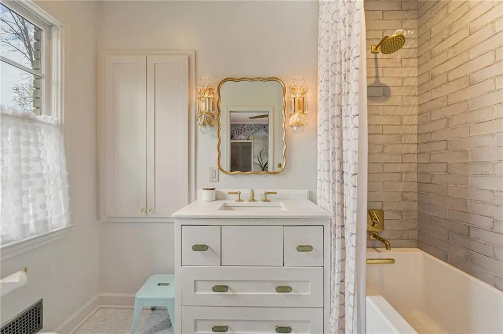 3612 Castlegate Drive Nw, Atlanta, Georgia 30327, 6 Bedrooms Bedrooms, ,8 BathroomsBathrooms,Residential,For Sale,3612 Castlegate Drive Nw,7503335