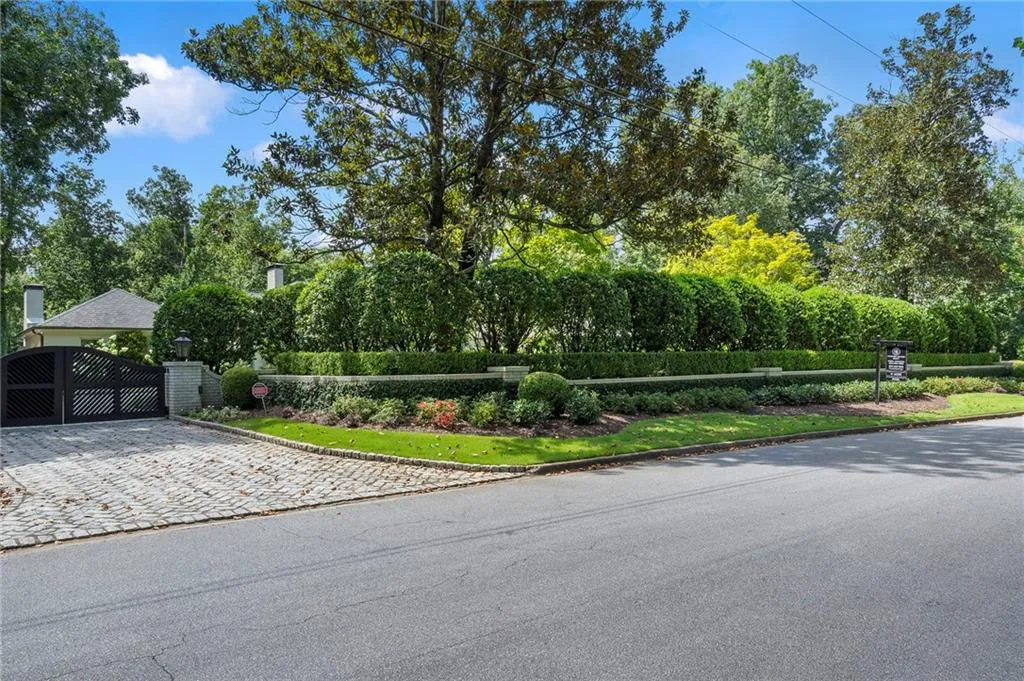 The Kingswood neighborhood is in the heart of Buckhead.