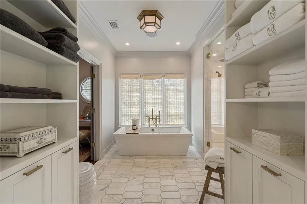 3612 Castlegate Drive Nw, Atlanta, Georgia 30327, 6 Bedrooms Bedrooms, ,8 BathroomsBathrooms,Residential,For Sale,3612 Castlegate Drive Nw,7503335