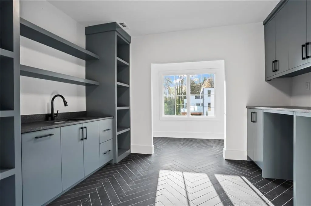 4815 Merlendale Court, Sandy Springs, Georgia 30327, 5 Bedrooms Bedrooms, ,6 BathroomsBathrooms,Residential,Sold,4815 Merlendale Court,7458472