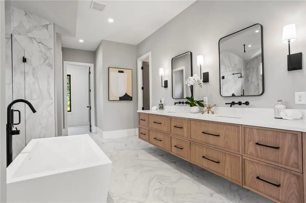 4815 Merlendale Court, Sandy Springs, Georgia 30327, 5 Bedrooms Bedrooms, ,6 BathroomsBathrooms,Residential,Sold,4815 Merlendale Court,7458472