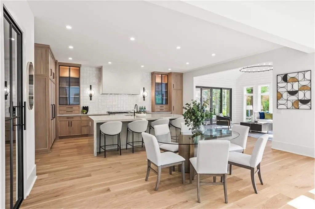 4815 Merlendale Court, Sandy Springs, Georgia 30327, 5 Bedrooms Bedrooms, ,6 BathroomsBathrooms,Residential,Sold,4815 Merlendale Court,7458472