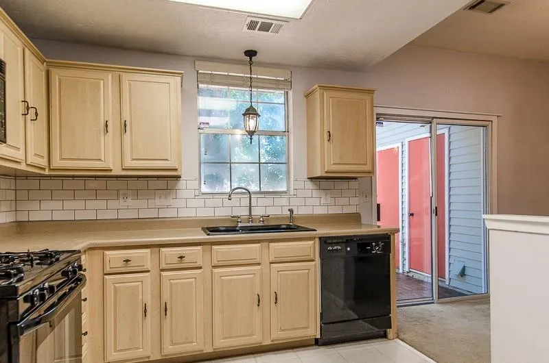 1303 Wedgewood Court, Sandy Springs, Georgia 30350, 2 Bedrooms Bedrooms, ,2 BathroomsBathrooms,Residential,Sold,1303 Wedgewood Court,5745022