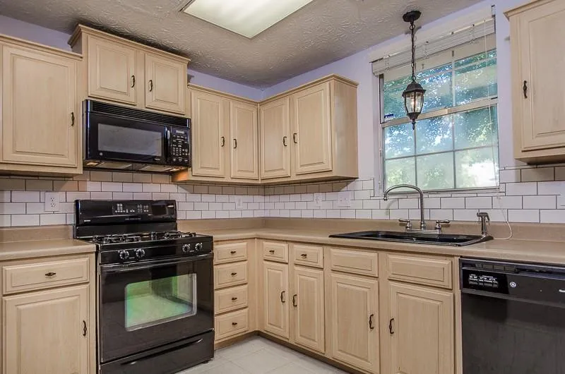 1303 Wedgewood Court, Sandy Springs, Georgia 30350, 2 Bedrooms Bedrooms, ,2 BathroomsBathrooms,Residential,Sold,1303 Wedgewood Court,5745022