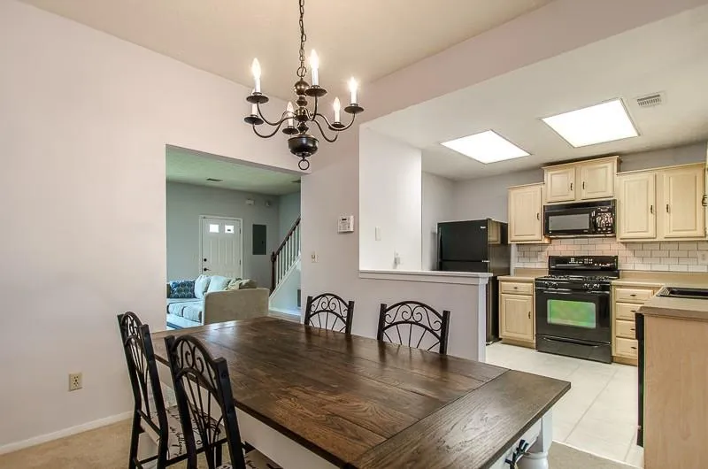 1303 Wedgewood Court, Sandy Springs, Georgia 30350, 2 Bedrooms Bedrooms, ,2 BathroomsBathrooms,Residential,Sold,1303 Wedgewood Court,5745022