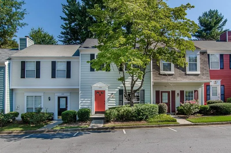 1303 Wedgewood Court, Sandy Springs, Georgia 30350, 2 Bedrooms Bedrooms, ,2 BathroomsBathrooms,Residential,Sold,1303 Wedgewood Court,5745022