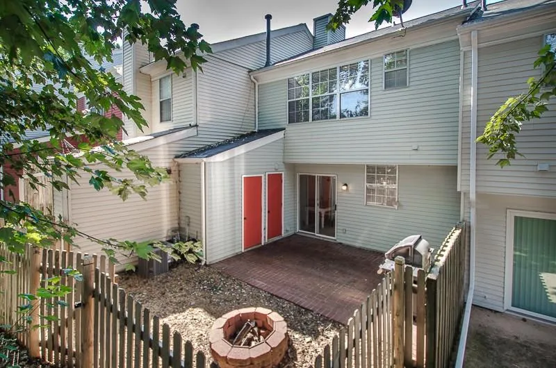 1303 Wedgewood Court, Sandy Springs, Georgia 30350, 2 Bedrooms Bedrooms, ,2 BathroomsBathrooms,Residential,Sold,1303 Wedgewood Court,5745022