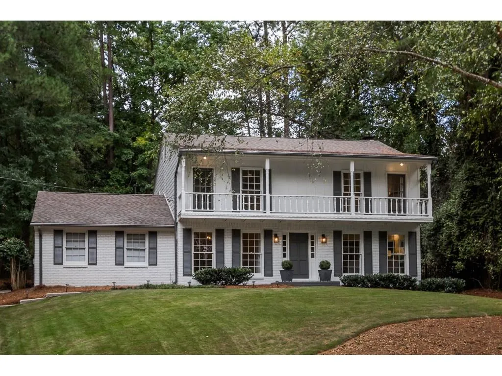 5745 Kayron Drive, Sandy Springs, Georgia 30328, 3 Bedrooms Bedrooms, ,2 BathroomsBathrooms,Residential,Sold,5745 Kayron Drive,6628836