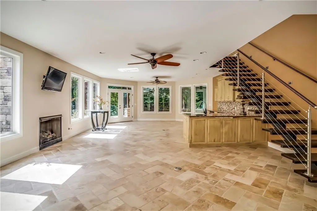 3628 Old Ivy Lane Ne, Atlanta, Georgia 30342, 5 Bedrooms Bedrooms, ,5 BathroomsBathrooms,Residential,Sold,3628 Old Ivy Lane Ne,5732970