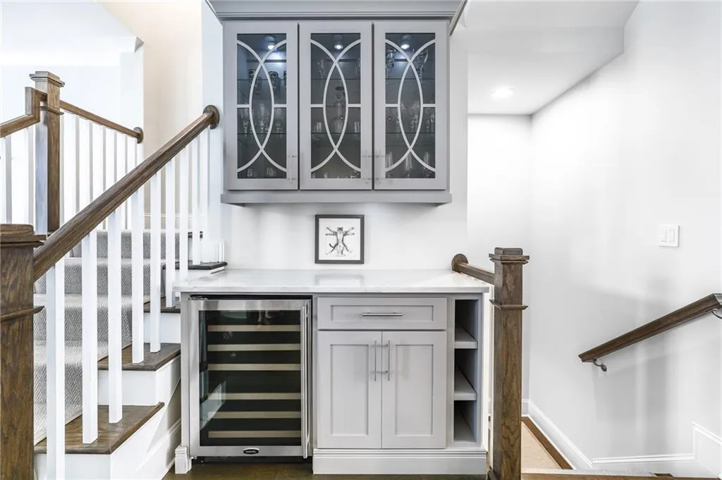 18 Peachtree Avenue Ne Unit 5, Atlanta, Georgia 30305, 3 Bedrooms Bedrooms, ,3 BathroomsBathrooms,Residential,For Sale,18 Peachtree Avenue Ne Unit 5,7600015