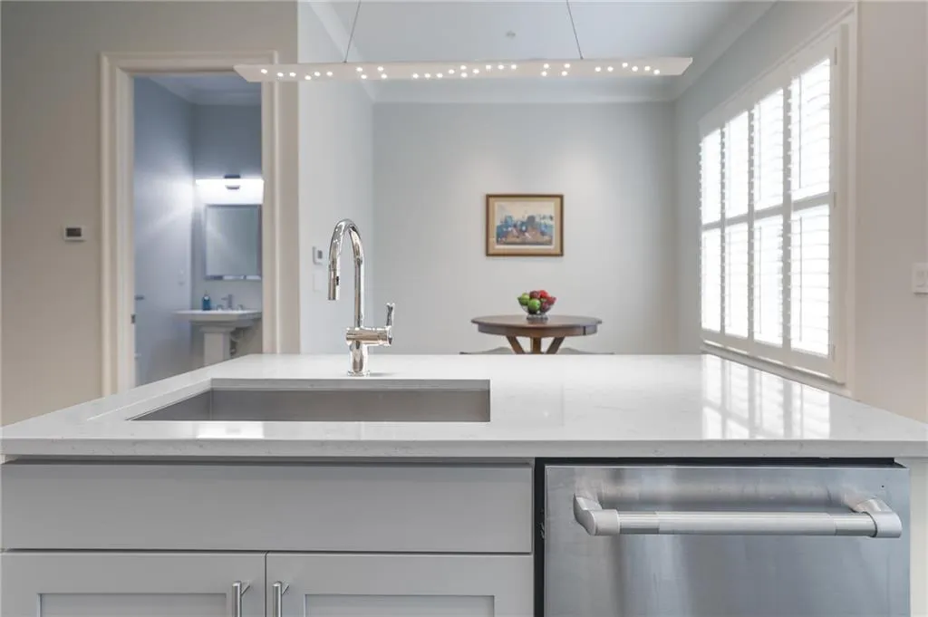 18 Peachtree Avenue Ne Unit 5, Atlanta, Georgia 30305, 3 Bedrooms Bedrooms, ,3 BathroomsBathrooms,Residential,For Sale,18 Peachtree Avenue Ne Unit 5,7600015