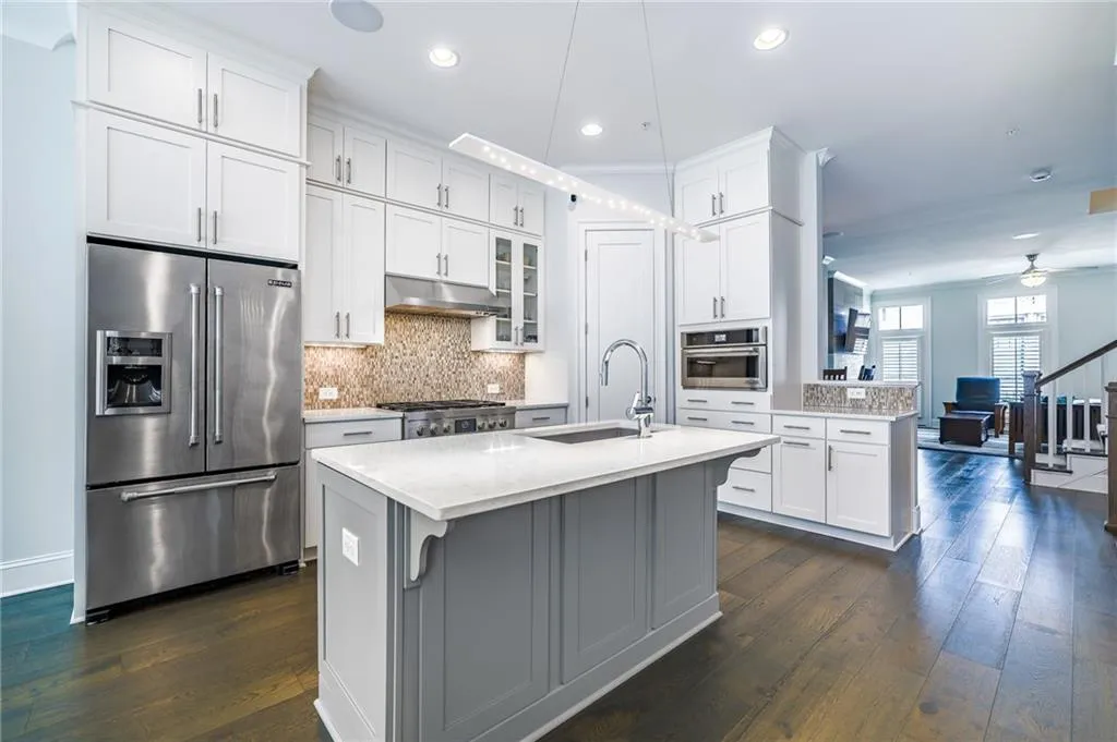 18 Peachtree Avenue Ne Unit 5, Atlanta, Georgia 30305, 3 Bedrooms Bedrooms, ,3 BathroomsBathrooms,Residential,For Sale,18 Peachtree Avenue Ne Unit 5,7600015