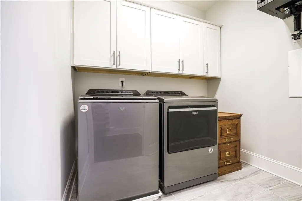18 Peachtree Avenue Ne Unit 5, Atlanta, Georgia 30305, 3 Bedrooms Bedrooms, ,3 BathroomsBathrooms,Residential,For Sale,18 Peachtree Avenue Ne Unit 5,7600015