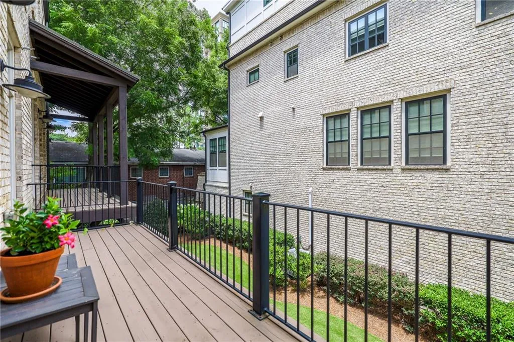 18 Peachtree Avenue Ne Unit 5, Atlanta, Georgia 30305, 3 Bedrooms Bedrooms, ,3 BathroomsBathrooms,Residential,For Sale,18 Peachtree Avenue Ne Unit 5,7600015