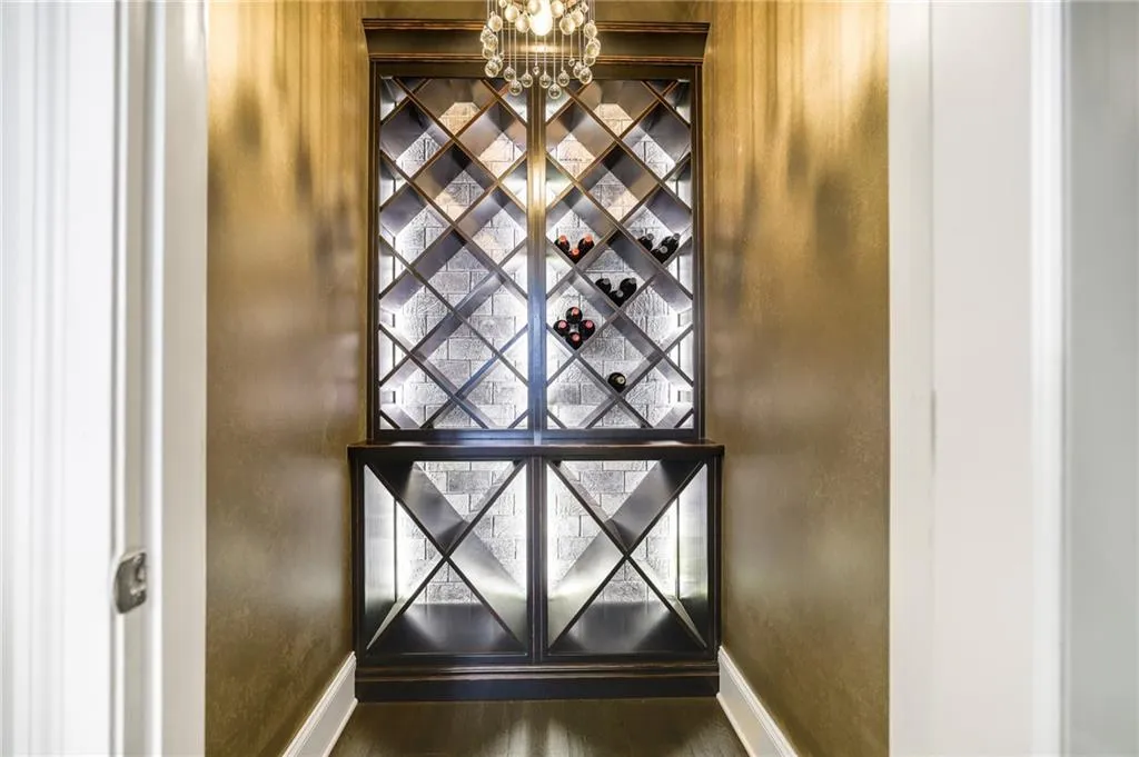 18 Peachtree Avenue Ne Unit 5, Atlanta, Georgia 30305, 3 Bedrooms Bedrooms, ,3 BathroomsBathrooms,Residential,For Sale,18 Peachtree Avenue Ne Unit 5,7600015