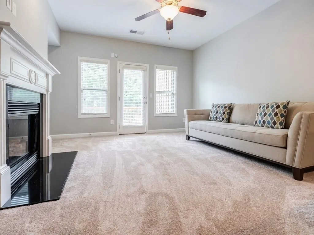 7480 Glisten Avenue, Atlanta, Georgia 30328, 3 Bedrooms Bedrooms, ,3 BathroomsBathrooms,Residential,Sold,7480 Glisten Avenue,6551523