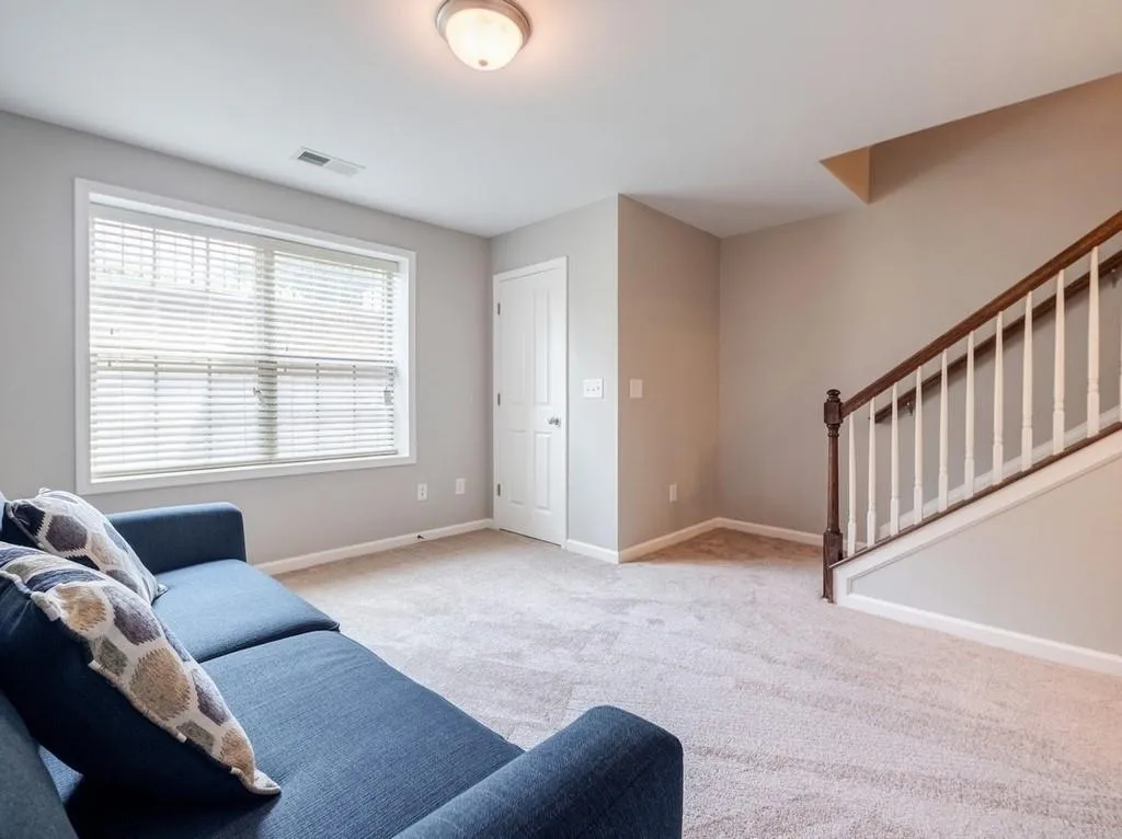 7480 Glisten Avenue, Atlanta, Georgia 30328, 3 Bedrooms Bedrooms, ,3 BathroomsBathrooms,Residential,Sold,7480 Glisten Avenue,6551523