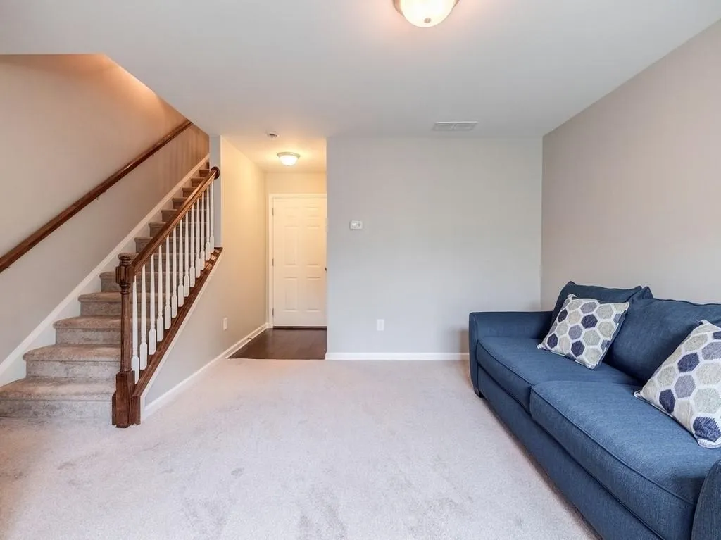 7480 Glisten Avenue, Atlanta, Georgia 30328, 3 Bedrooms Bedrooms, ,3 BathroomsBathrooms,Residential,Sold,7480 Glisten Avenue,6551523