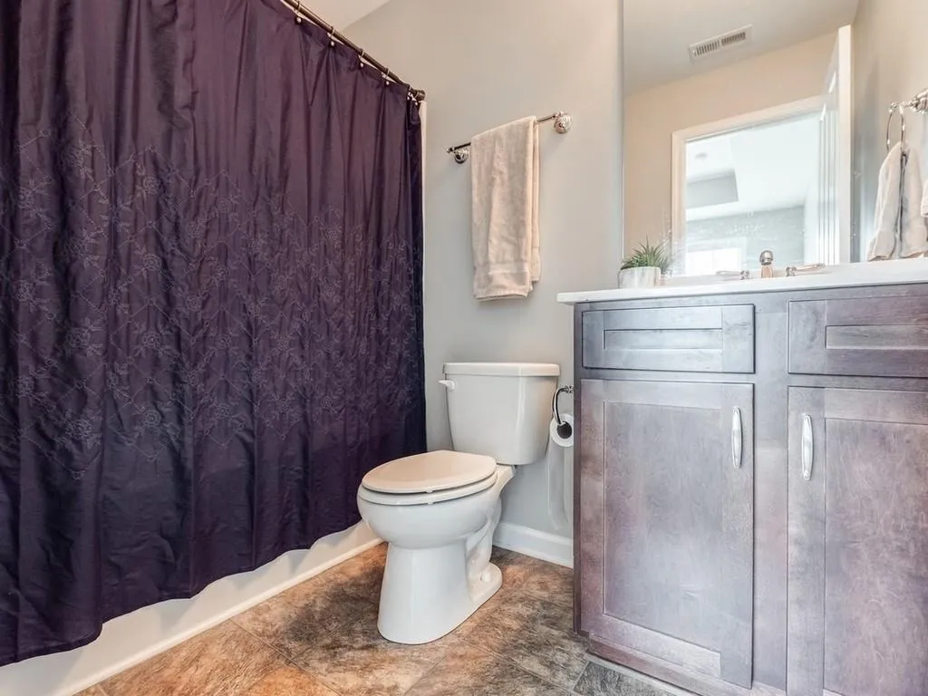 7480 Glisten Avenue, Atlanta, Georgia 30328, 3 Bedrooms Bedrooms, ,3 BathroomsBathrooms,Residential,Sold,7480 Glisten Avenue,6551523