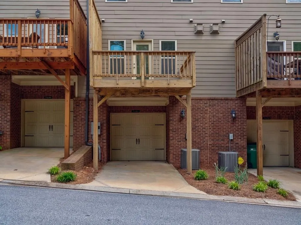 7480 Glisten Avenue, Atlanta, Georgia 30328, 3 Bedrooms Bedrooms, ,3 BathroomsBathrooms,Residential,Sold,7480 Glisten Avenue,6551523