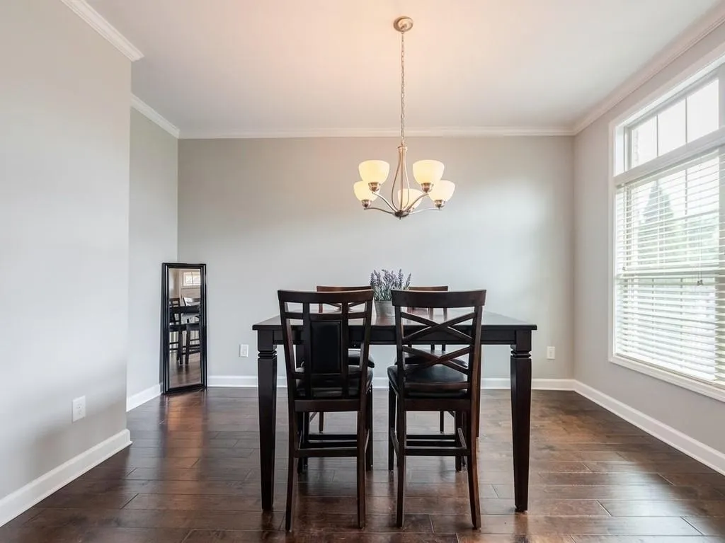 7480 Glisten Avenue, Atlanta, Georgia 30328, 3 Bedrooms Bedrooms, ,3 BathroomsBathrooms,Residential,Sold,7480 Glisten Avenue,6551523