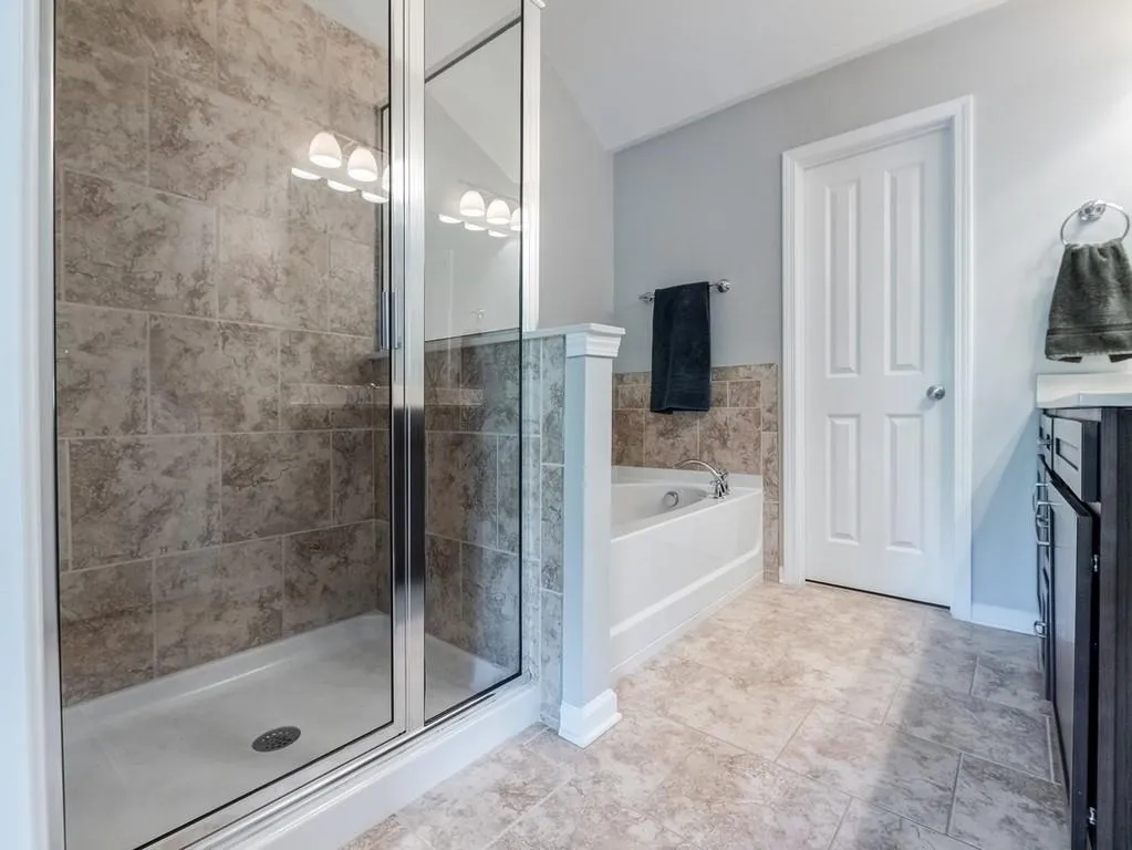 7480 Glisten Avenue, Atlanta, Georgia 30328, 3 Bedrooms Bedrooms, ,3 BathroomsBathrooms,Residential,Sold,7480 Glisten Avenue,6551523