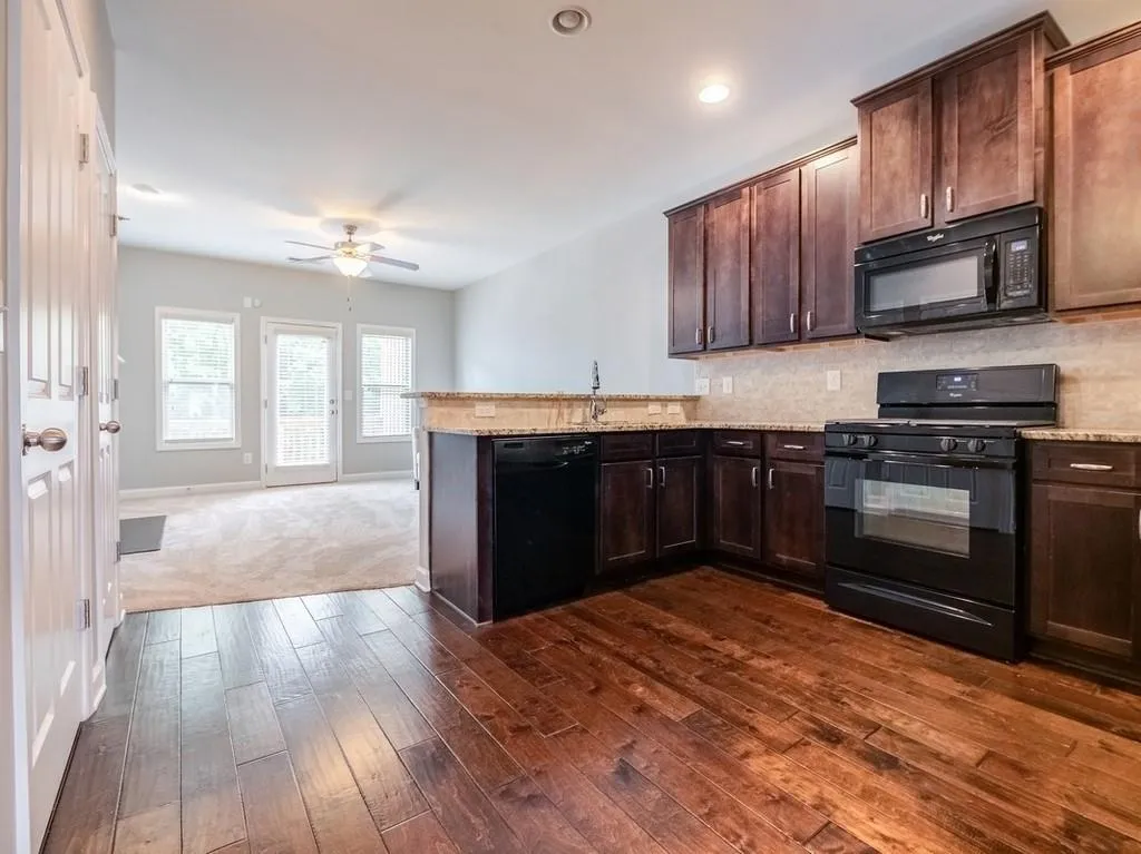 7480 Glisten Avenue, Atlanta, Georgia 30328, 3 Bedrooms Bedrooms, ,3 BathroomsBathrooms,Residential,Sold,7480 Glisten Avenue,6551523