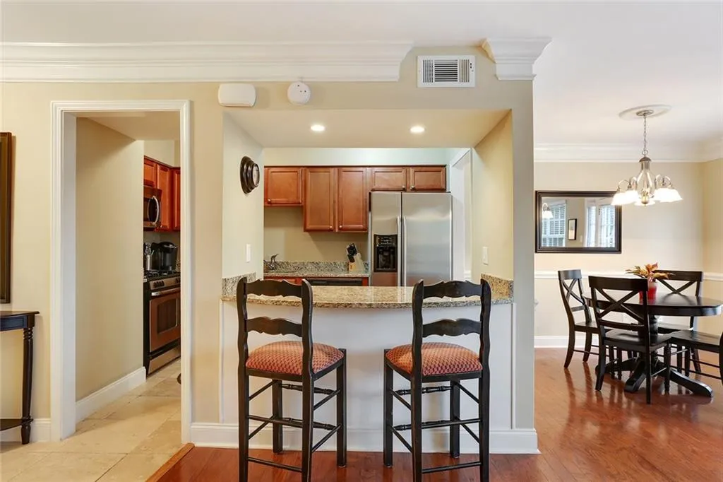 6980 Roswell Road Ne Unit E8, Atlanta, Georgia 30328, 2 Bedrooms Bedrooms, ,2 BathroomsBathrooms,Residential,Sold,6980 Roswell Road Ne Unit E8,5801568