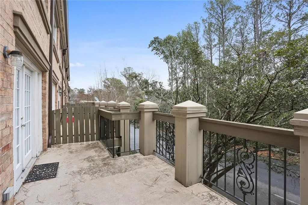 6980 Roswell Road Ne Unit E8, Atlanta, Georgia 30328, 2 Bedrooms Bedrooms, ,2 BathroomsBathrooms,Residential,Sold,6980 Roswell Road Ne Unit E8,5801568