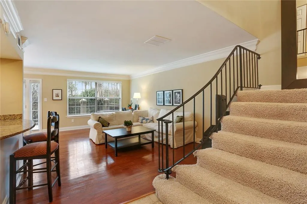 6980 Roswell Road Ne Unit E8, Atlanta, Georgia 30328, 2 Bedrooms Bedrooms, ,2 BathroomsBathrooms,Residential,Sold,6980 Roswell Road Ne Unit E8,5801568