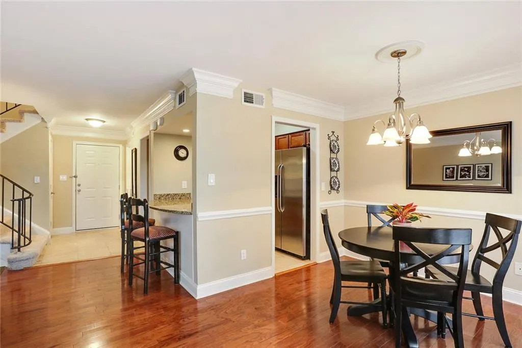 6980 Roswell Road Ne Unit E8, Atlanta, Georgia 30328, 2 Bedrooms Bedrooms, ,2 BathroomsBathrooms,Residential,Sold,6980 Roswell Road Ne Unit E8,5801568