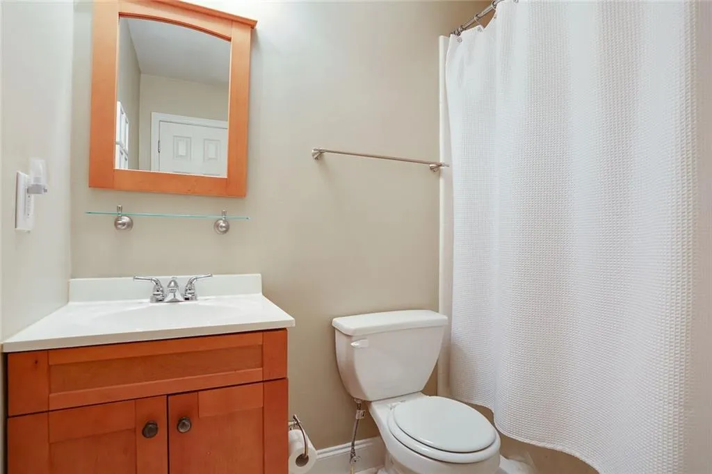 6980 Roswell Road Ne Unit E8, Atlanta, Georgia 30328, 2 Bedrooms Bedrooms, ,2 BathroomsBathrooms,Residential,Sold,6980 Roswell Road Ne Unit E8,5801568