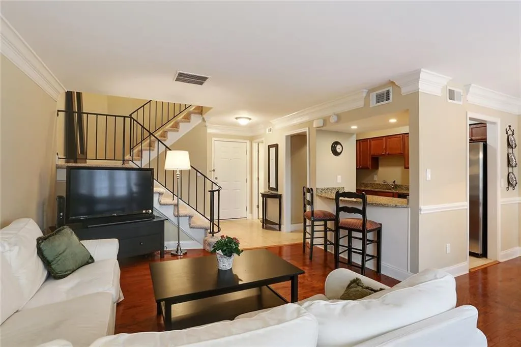 6980 Roswell Road Ne Unit E8, Atlanta, Georgia 30328, 2 Bedrooms Bedrooms, ,2 BathroomsBathrooms,Residential,Sold,6980 Roswell Road Ne Unit E8,5801568