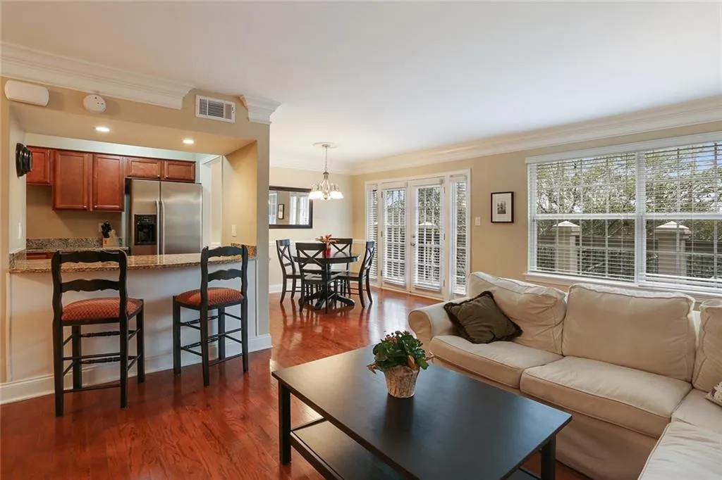 6980 Roswell Road Ne Unit E8, Atlanta, Georgia 30328, 2 Bedrooms Bedrooms, ,2 BathroomsBathrooms,Residential,Sold,6980 Roswell Road Ne Unit E8,5801568