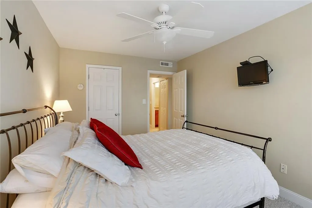 6980 Roswell Road Ne Unit E8, Atlanta, Georgia 30328, 2 Bedrooms Bedrooms, ,2 BathroomsBathrooms,Residential,Sold,6980 Roswell Road Ne Unit E8,5801568