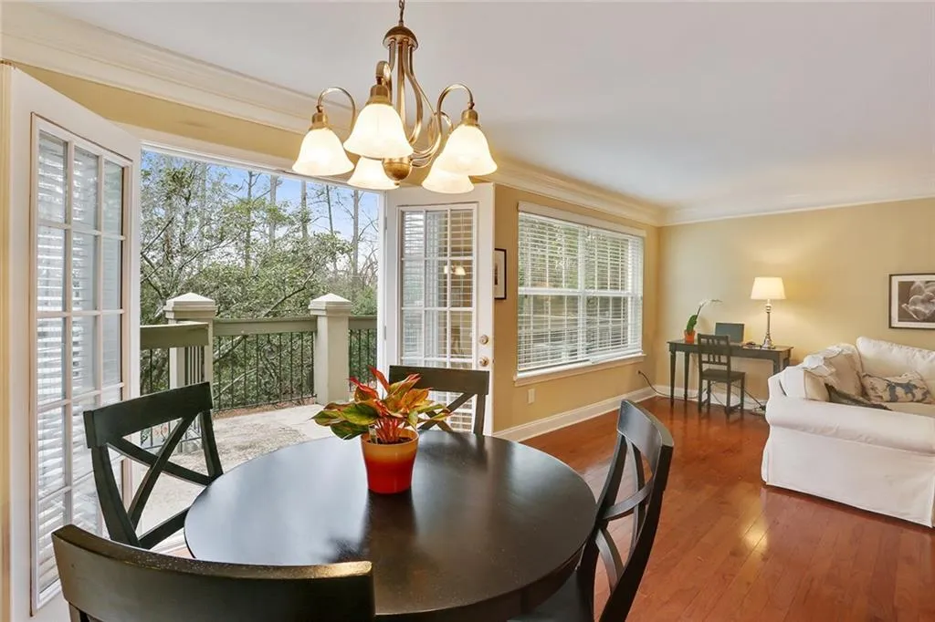 6980 Roswell Road Ne Unit E8, Atlanta, Georgia 30328, 2 Bedrooms Bedrooms, ,2 BathroomsBathrooms,Residential,Sold,6980 Roswell Road Ne Unit E8,5801568