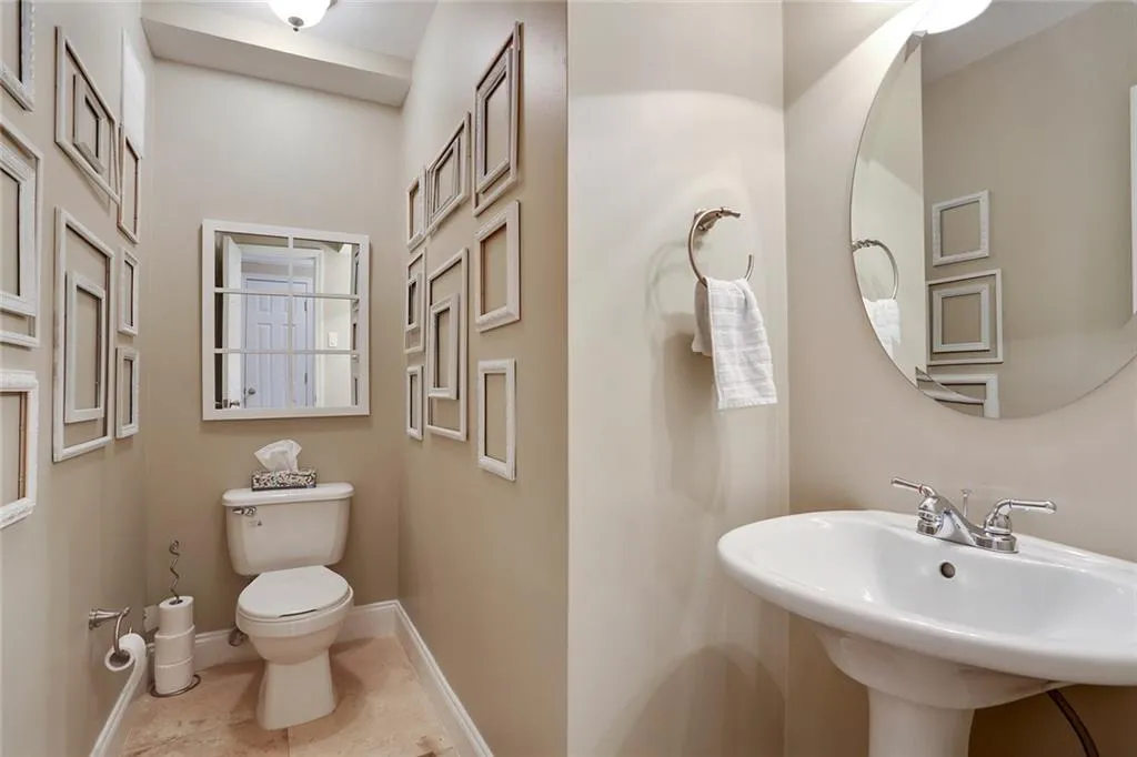 6980 Roswell Road Ne Unit E8, Atlanta, Georgia 30328, 2 Bedrooms Bedrooms, ,2 BathroomsBathrooms,Residential,Sold,6980 Roswell Road Ne Unit E8,5801568