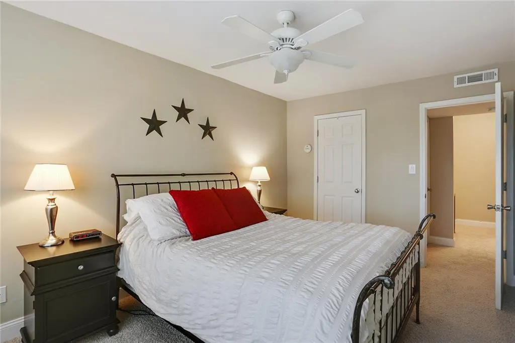 6980 Roswell Road Ne Unit E8, Atlanta, Georgia 30328, 2 Bedrooms Bedrooms, ,2 BathroomsBathrooms,Residential,Sold,6980 Roswell Road Ne Unit E8,5801568