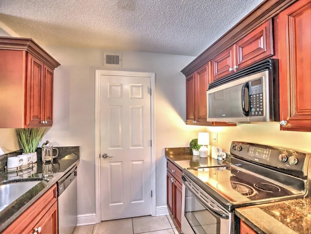 1203 Santa Fe Parkway, Sandy Springs, Georgia 30350, 1 Bedroom Bedrooms, ,1 BathroomBathrooms,Residential,Sold,1203 Santa Fe Parkway,7201545