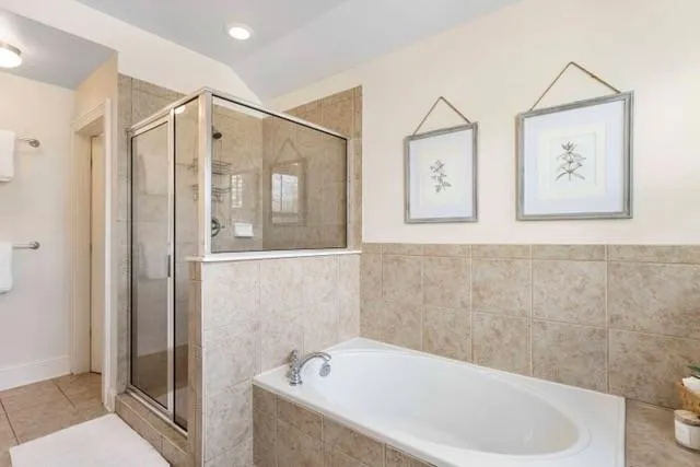 230 Le Gran Bend Ne, Sandy Springs, Georgia 30328, 2 Bedrooms Bedrooms, ,2 BathroomsBathrooms,Residential,Sold,230 Le Gran Bend Ne,6870519