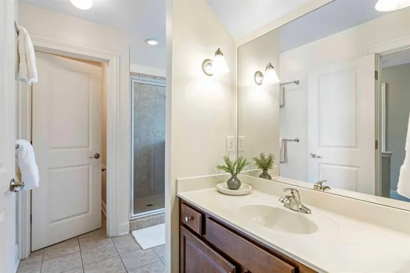 230 Le Gran Bend Ne, Sandy Springs, Georgia 30328, 2 Bedrooms Bedrooms, ,2 BathroomsBathrooms,Residential,Sold,230 Le Gran Bend Ne,6870519